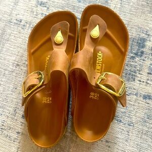 WORN ONLY INDOORS: Birkenstock Gizeh Big Buckle Sandal